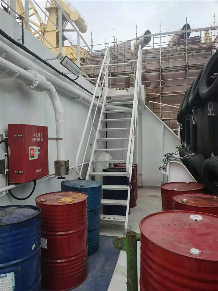 廣州某船廠大型船舶聚脲噴涂施工